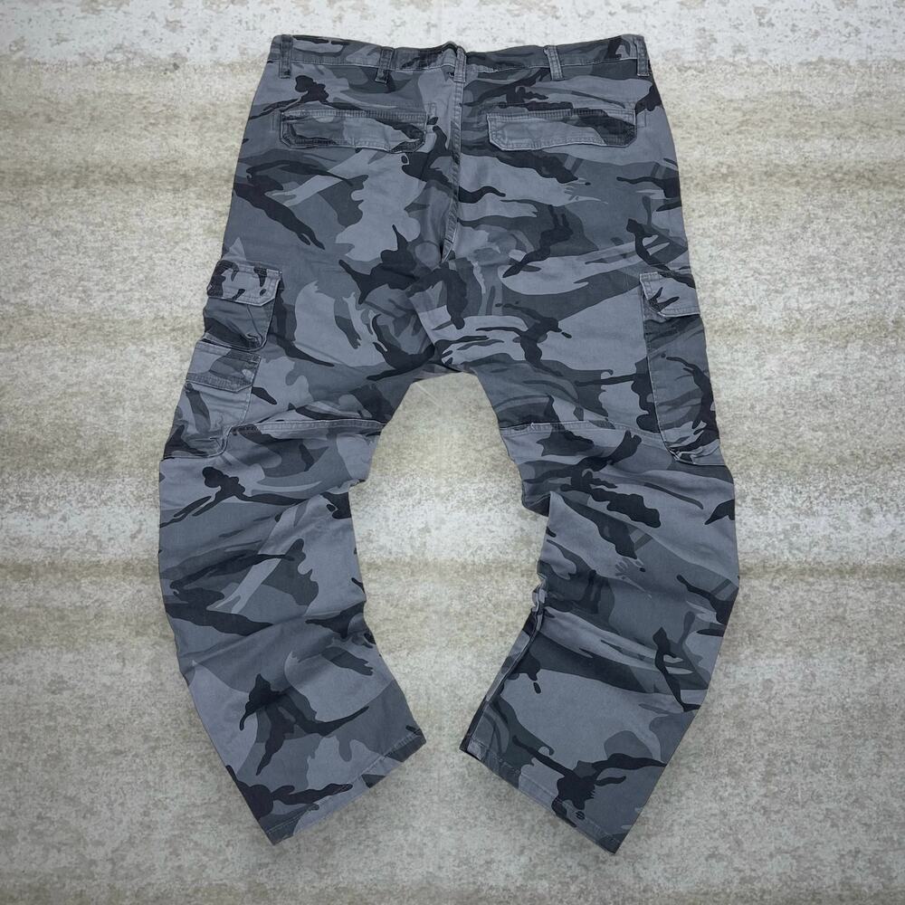 Vintage Y2K Wrangler Winter Camo Tactical Pants 38x30 Regular Taper Grey Black